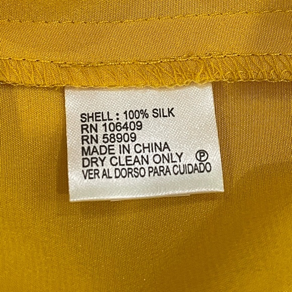 Gorgeous Antonio Melani 100% Silk Blouse. - Picture 7 of 7